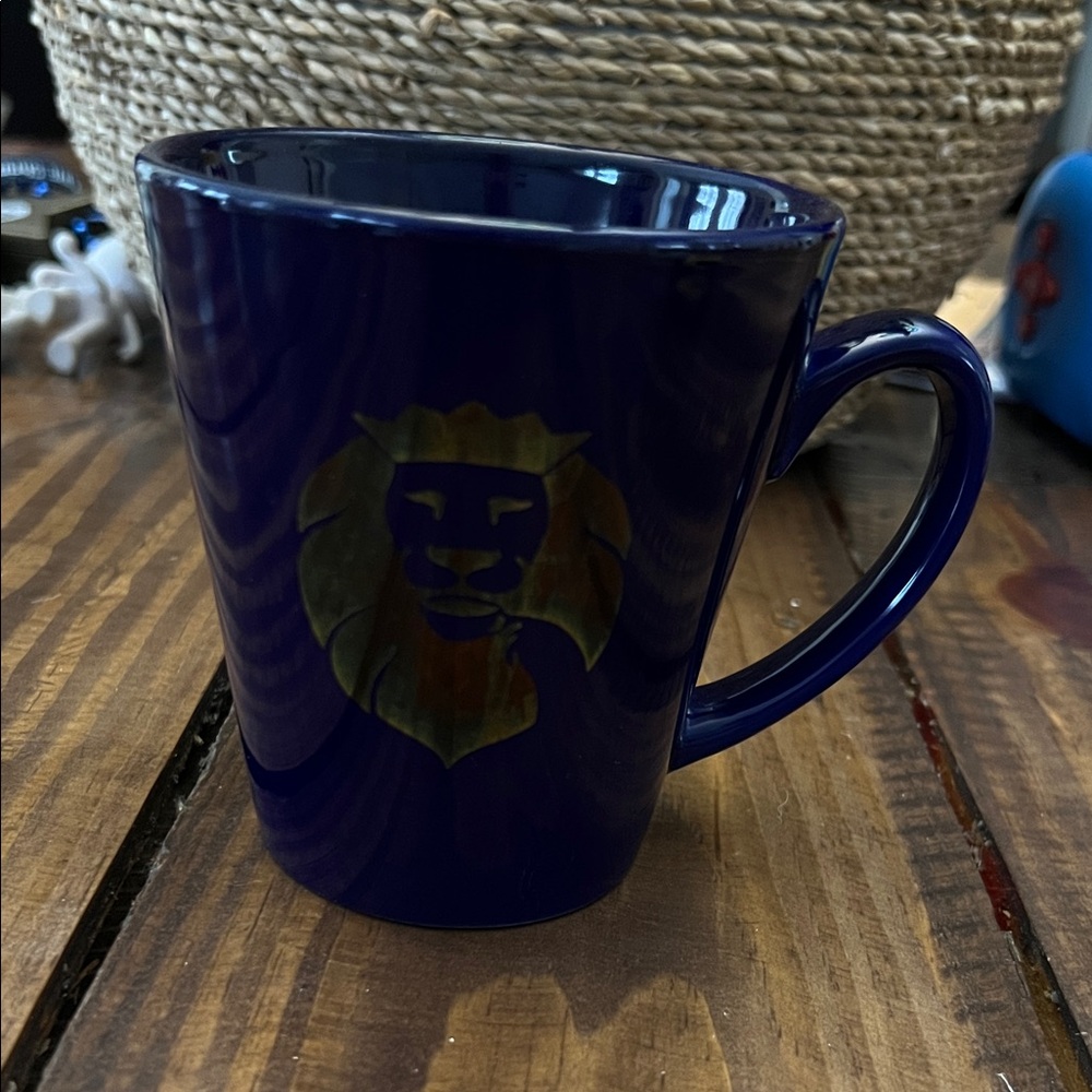 RARE Vintage "M WARE" Royal Cup Midnight Blue Lion Emblem Mug GUC ❤️